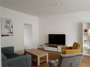 maison à la location -   22200  GUINGAMP, surface 12 m2 location maison - UBI474177635